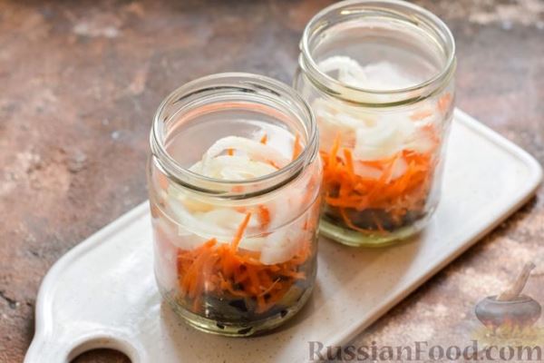 Салат из баклажанов, моркови и лука (на зиму)